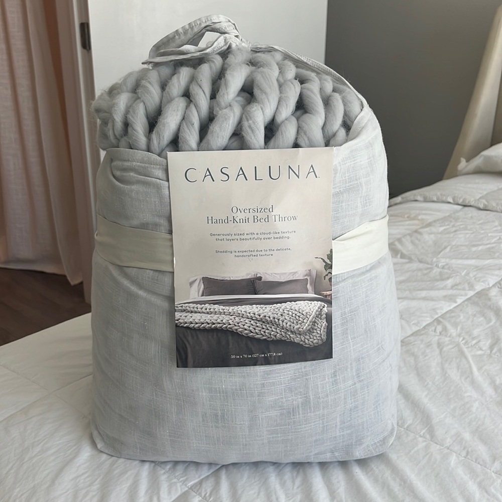Casaluna Throw